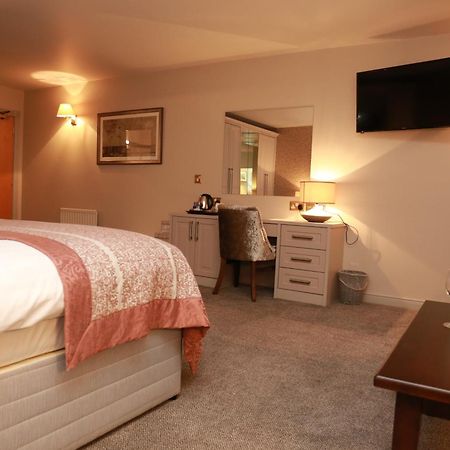אומה Mellon Country Inn Hotel מראה חיצוני תמונה