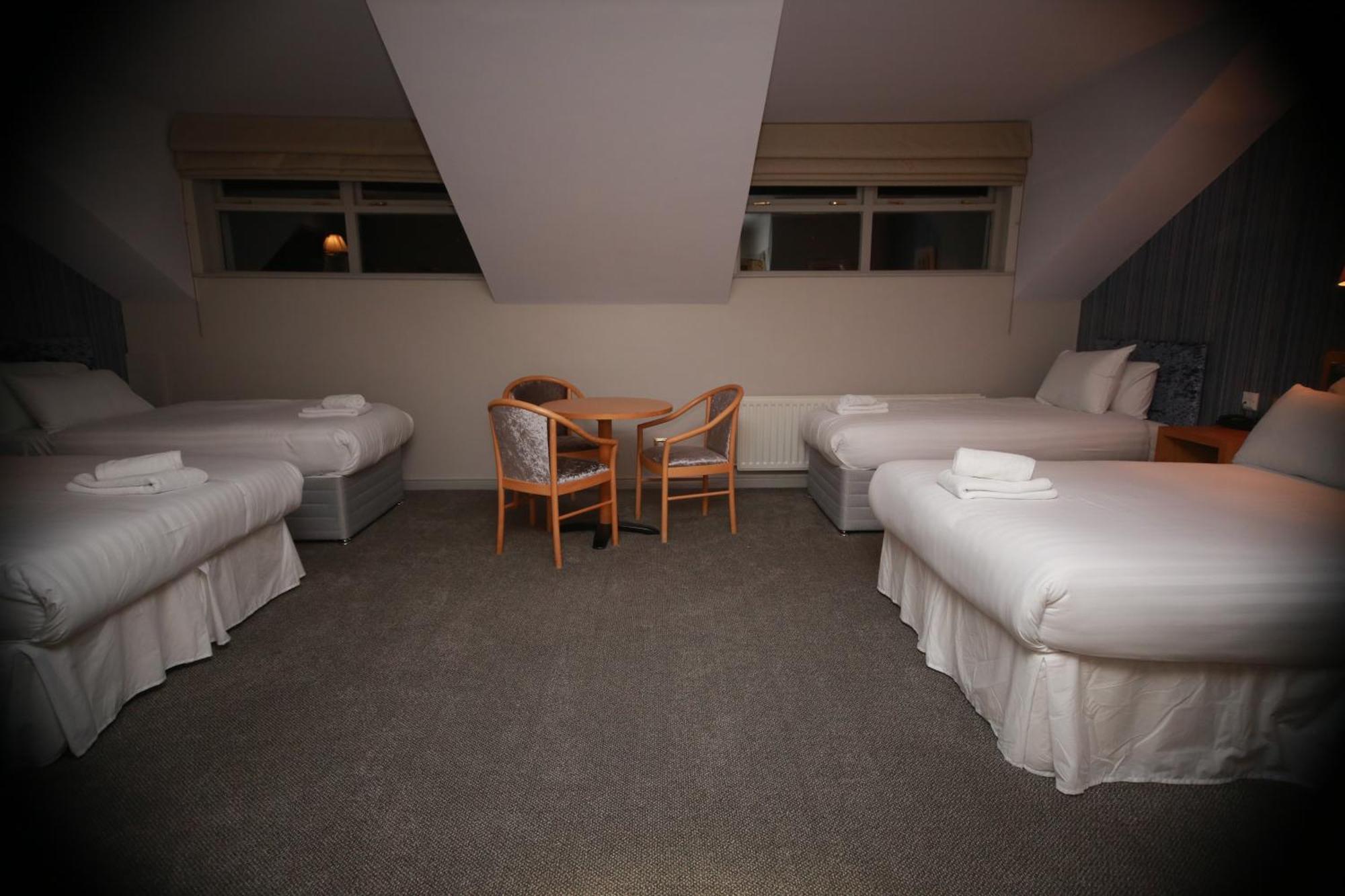 אומה Mellon Country Inn Hotel מראה חיצוני תמונה