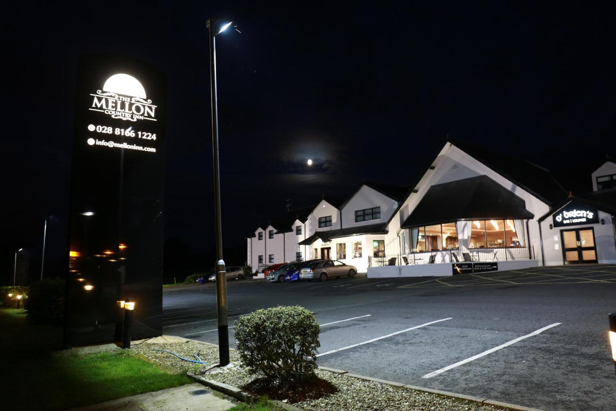 אומה Mellon Country Inn Hotel מראה חיצוני תמונה