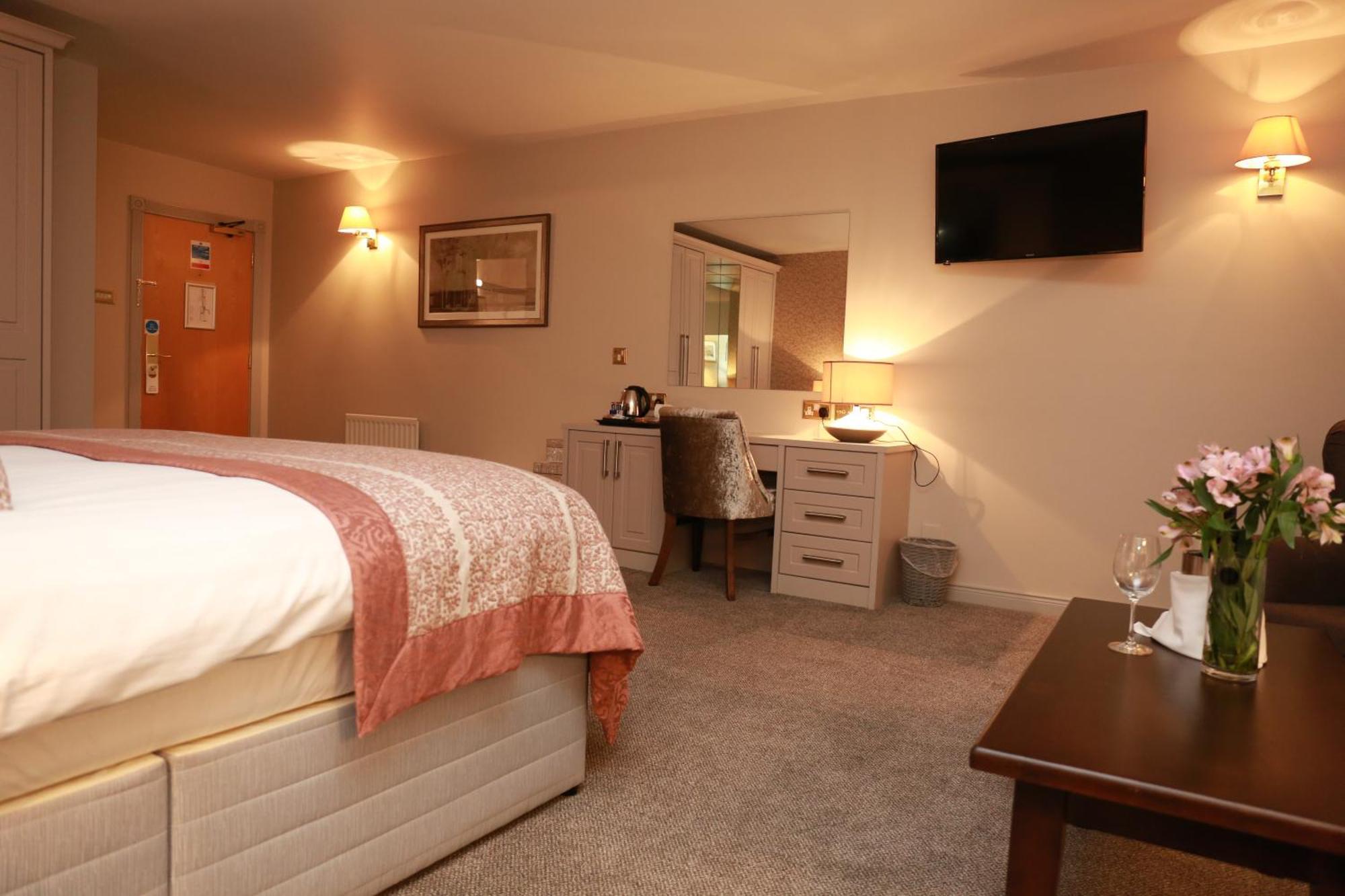 אומה Mellon Country Inn Hotel מראה חיצוני תמונה