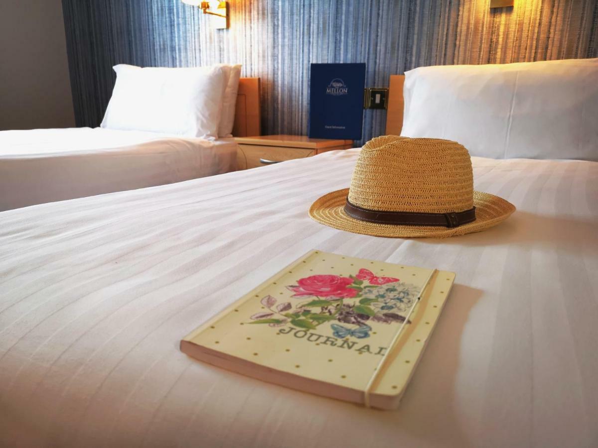 אומה Mellon Country Inn Hotel מראה חיצוני תמונה