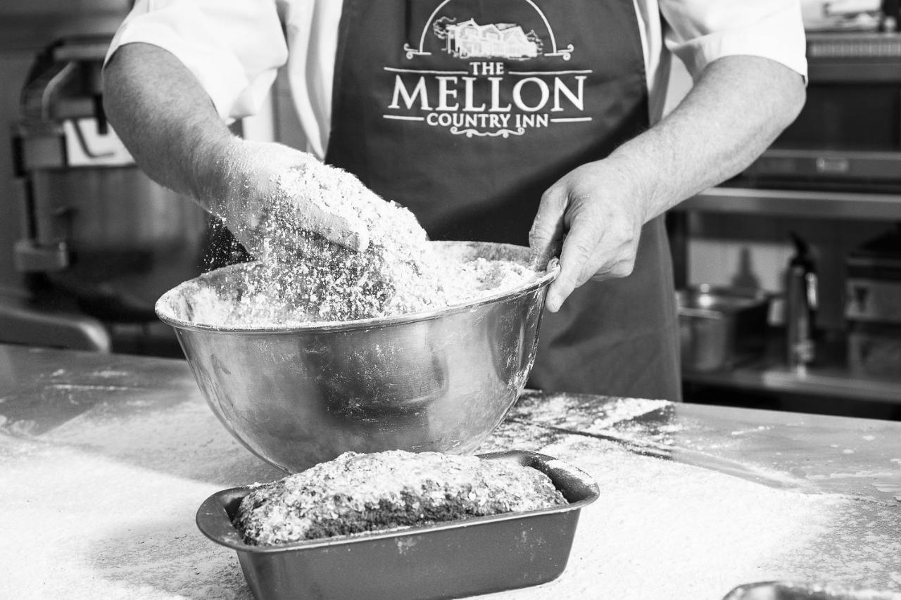 אומה Mellon Country Inn Hotel מראה חיצוני תמונה
