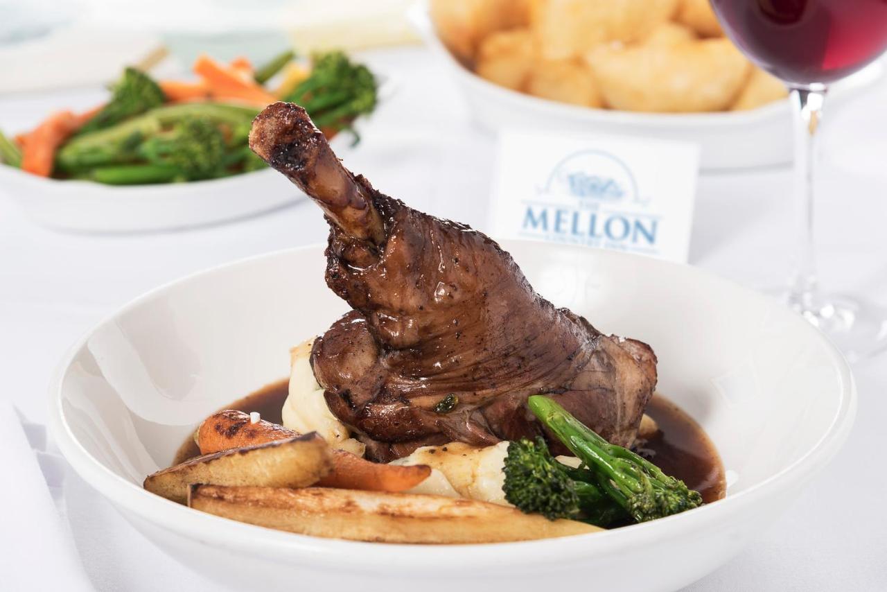 אומה Mellon Country Inn Hotel מראה חיצוני תמונה